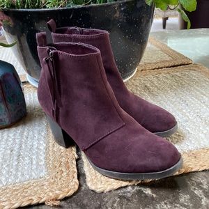 Sz 7 burgundy boot bootie shoes